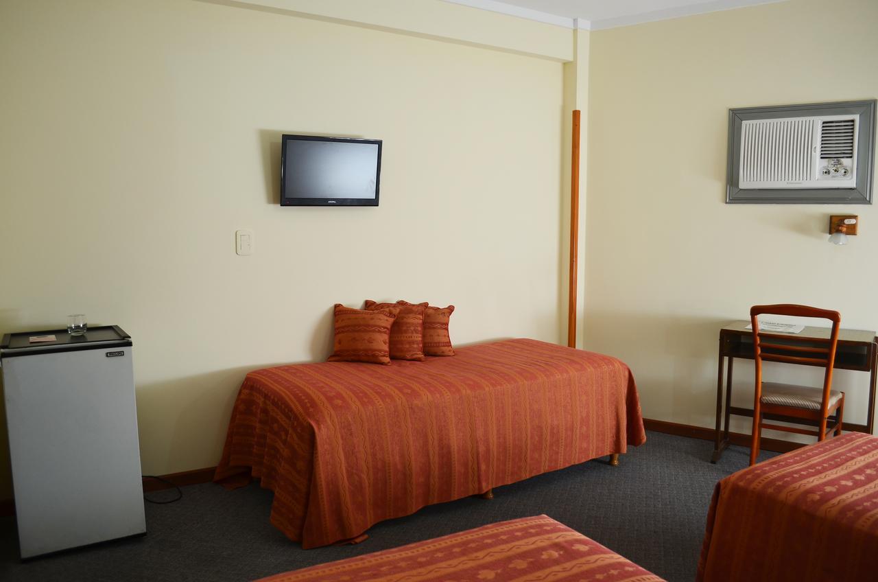 Hotel Huemul General Roca Extérieur photo